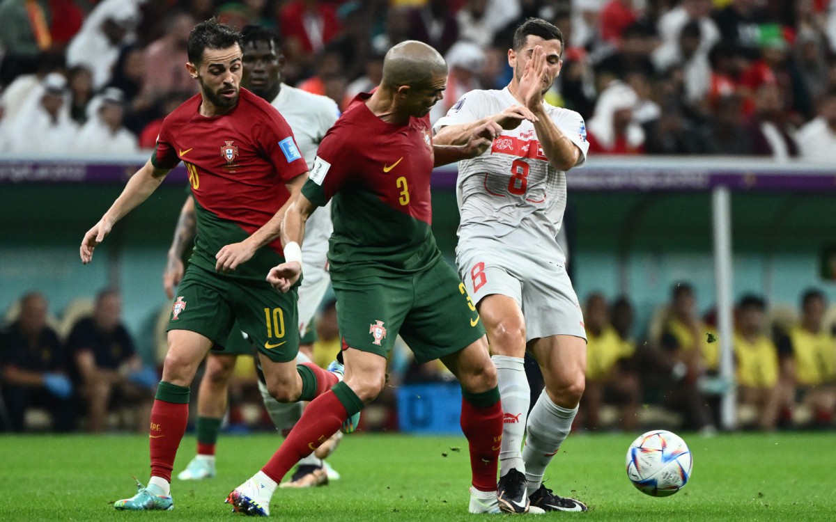 Portugal e Su&iacute;&ccedil;a fizeram duelo pelas oitavas de final da Copa do Mundo
