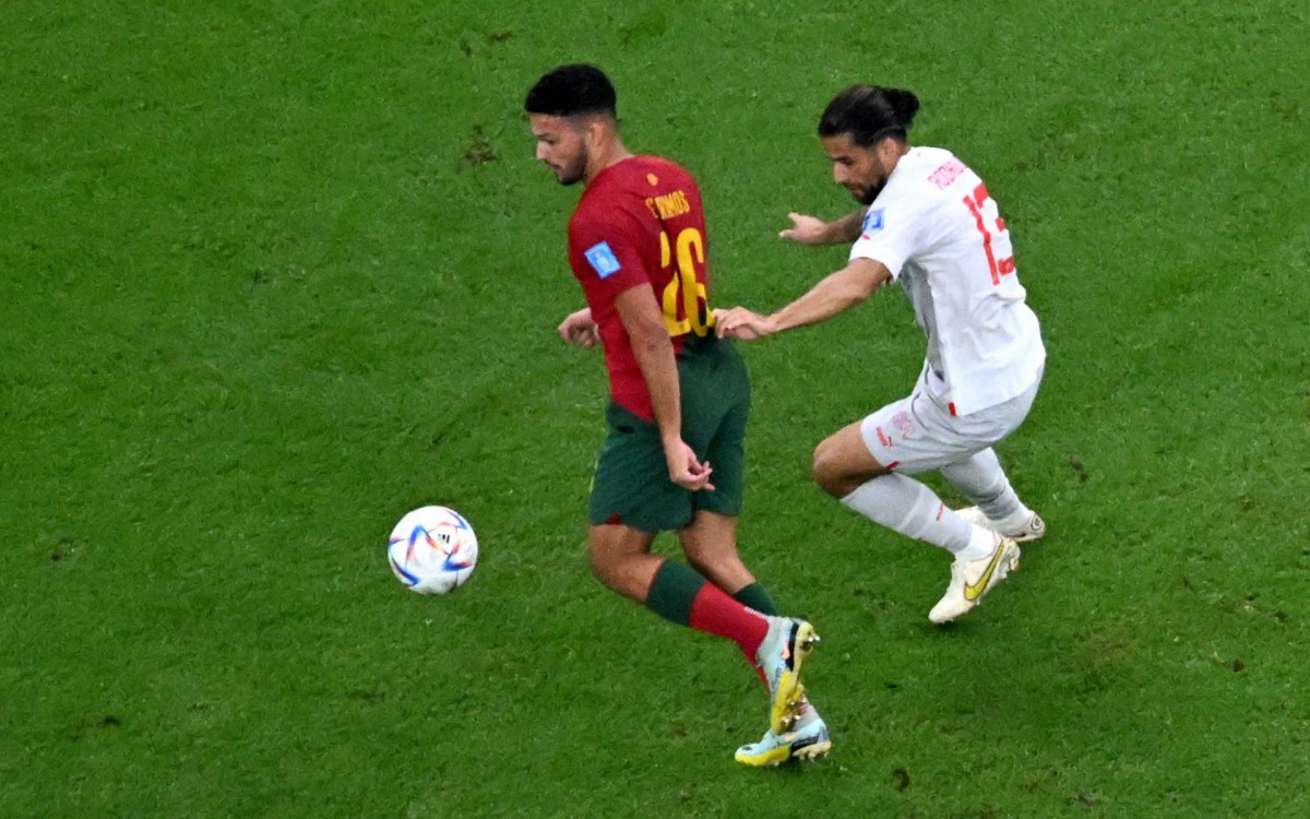 Portugal e Su&iacute;&ccedil;a fizeram duelo pelas oitavas de final da Copa do Mundo
