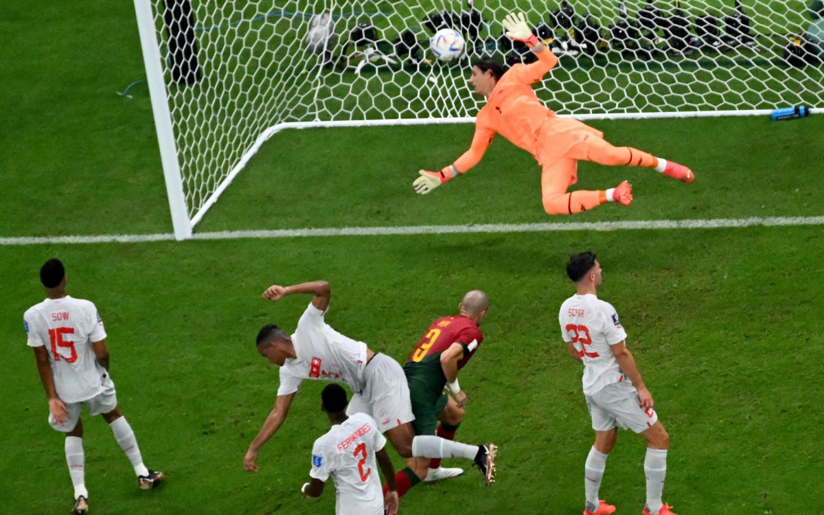 Portugal e Su&iacute;&ccedil;a fizeram duelo pelas oitavas de final da Copa do Mundo