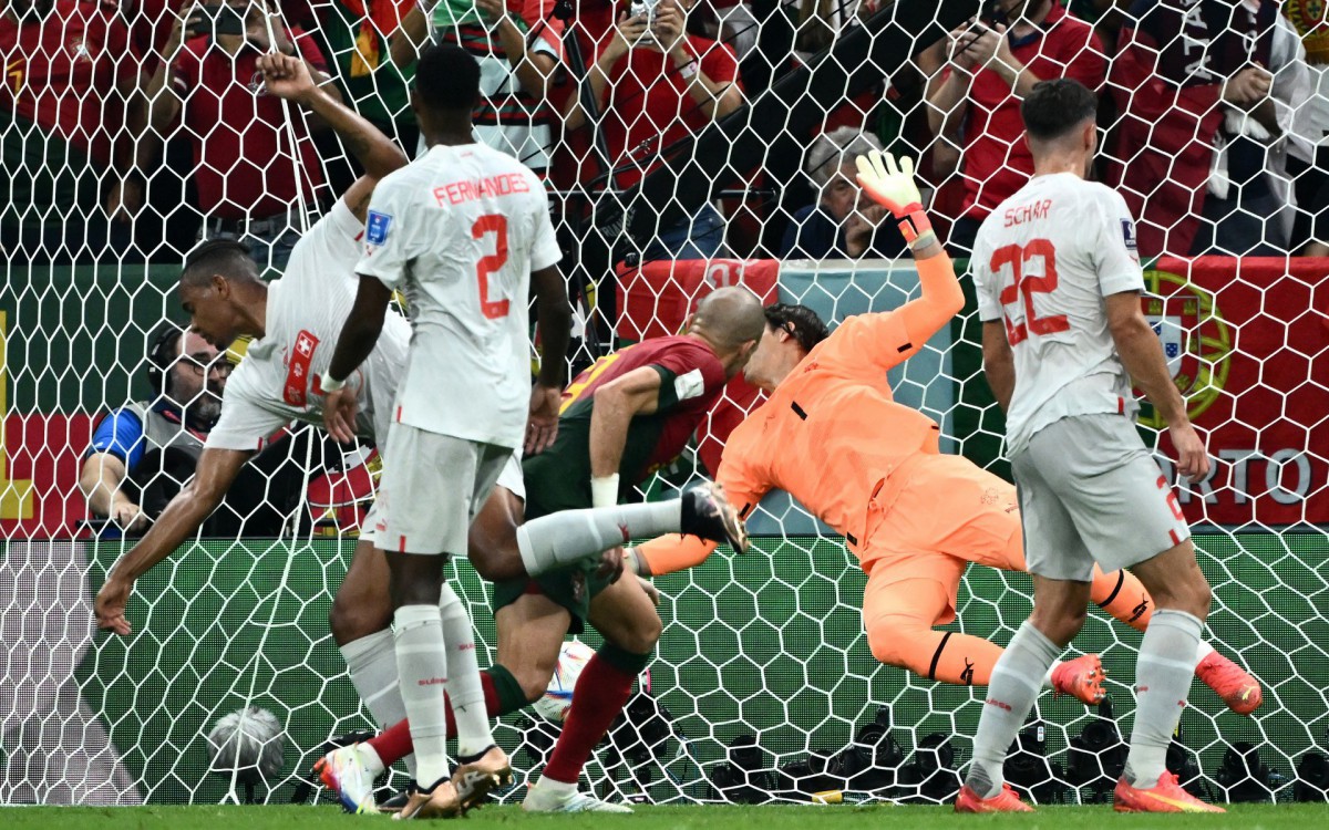 Portugal e Su&iacute;&ccedil;a fizeram duelo pelas oitavas de final da Copa do Mundo