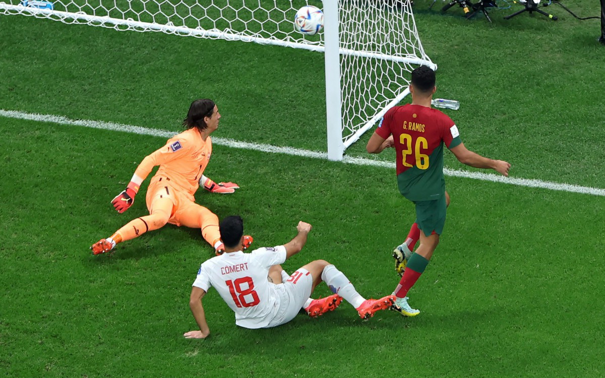 Portugal e Su&iacute;&ccedil;a fizeram duelo pelas oitavas de final da Copa do Mundo