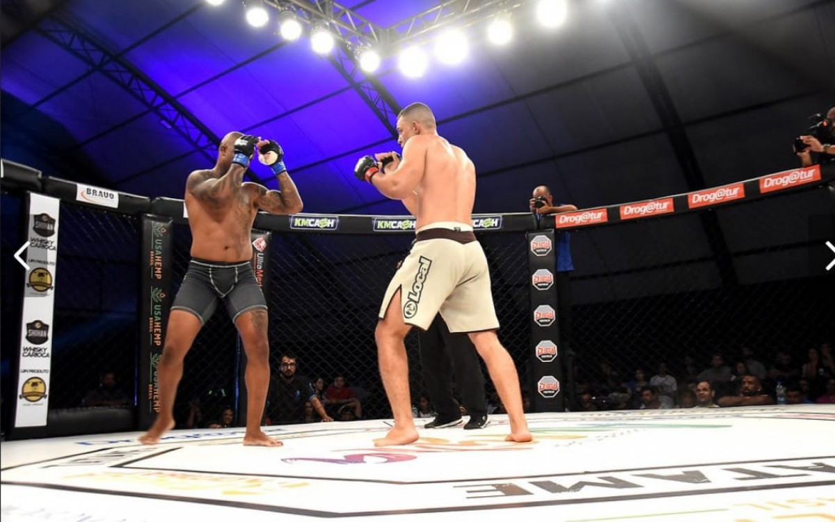 The Conqueror X Favela Kombat, luta mais esperada valendo o t&iacute;tulo.