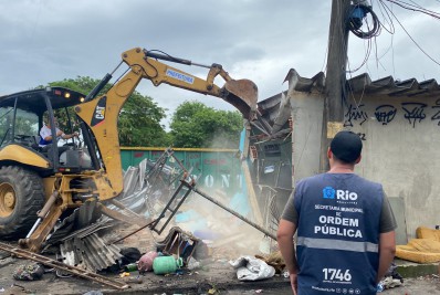 Prefeitura realiza demolição de 44 construções irregulares em Realengo