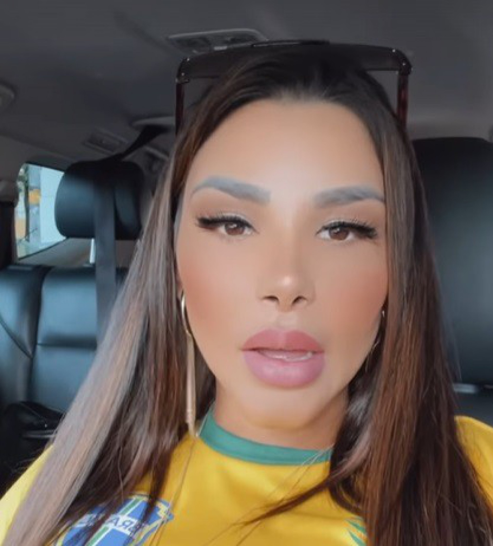 Jenny Miranda não pretende tirar Bia de 'A Fazenda 14' - Reprodução de vídeo