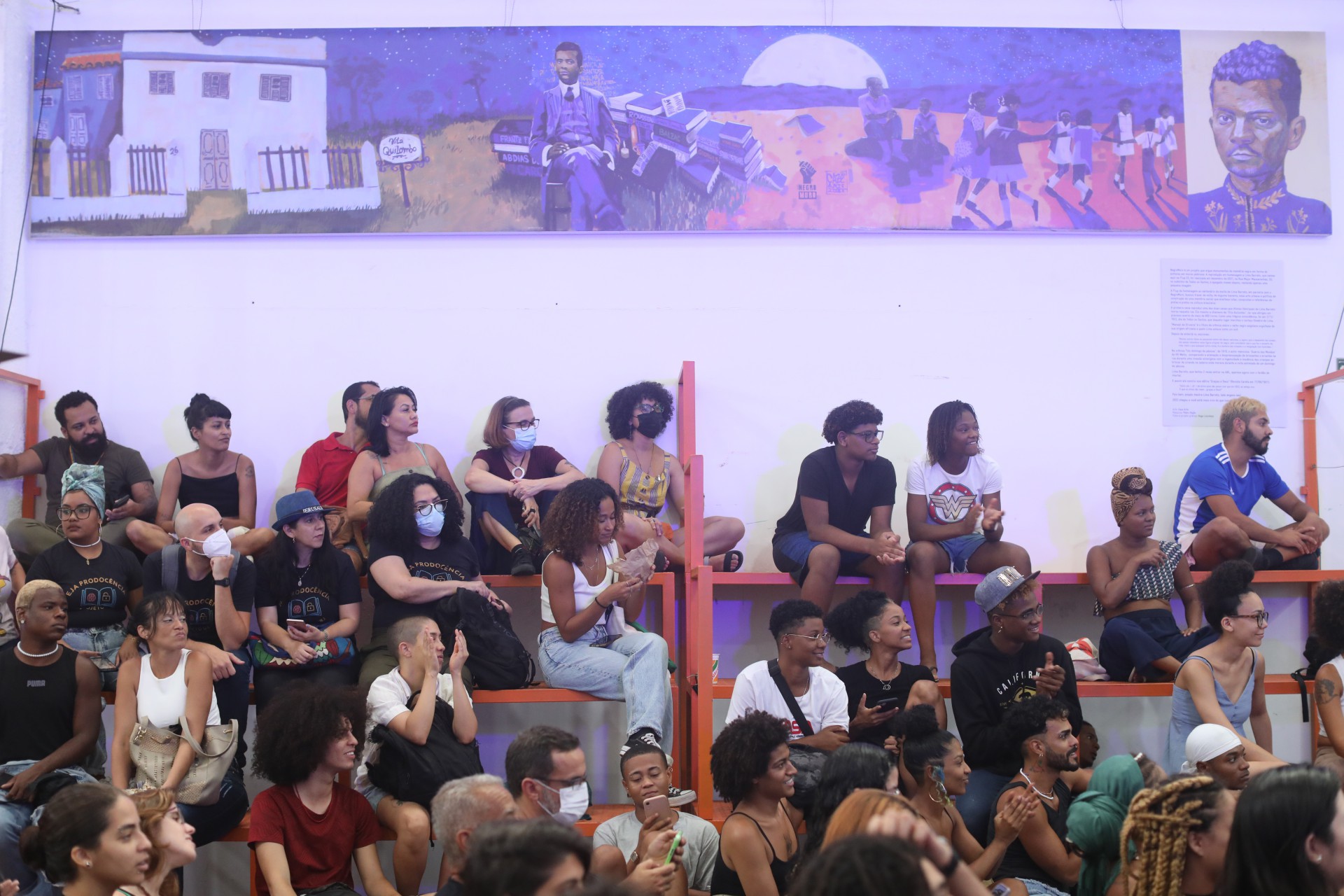 Festa Liter&aacute;ria das Periferias (FLUP) &eacute; realizada no Centro de Artes da Mar&eacute; com  batalha de poesias - Pedro Ivo/ Ag&ecirc;ncia O Dia