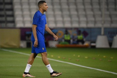 Mbappé volta a treinar sem restrições e enfrentará a Inglaterra