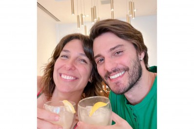 Mulher de William Bonner posta foto e brinca: 'Curtindo todas na Farofa da Gkay'