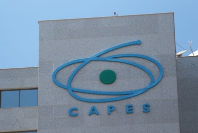 Mais de 200 mil bolsistas da Capes ainda não receberam o pagamento