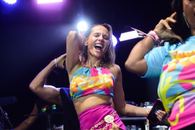 Famosos se esbaldam no segundo dia de Farofa da Gkay