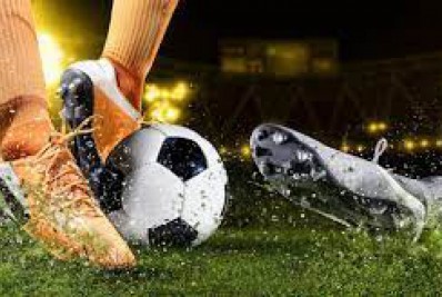 Jogo beneficente reúne atletas e artistas em Magé