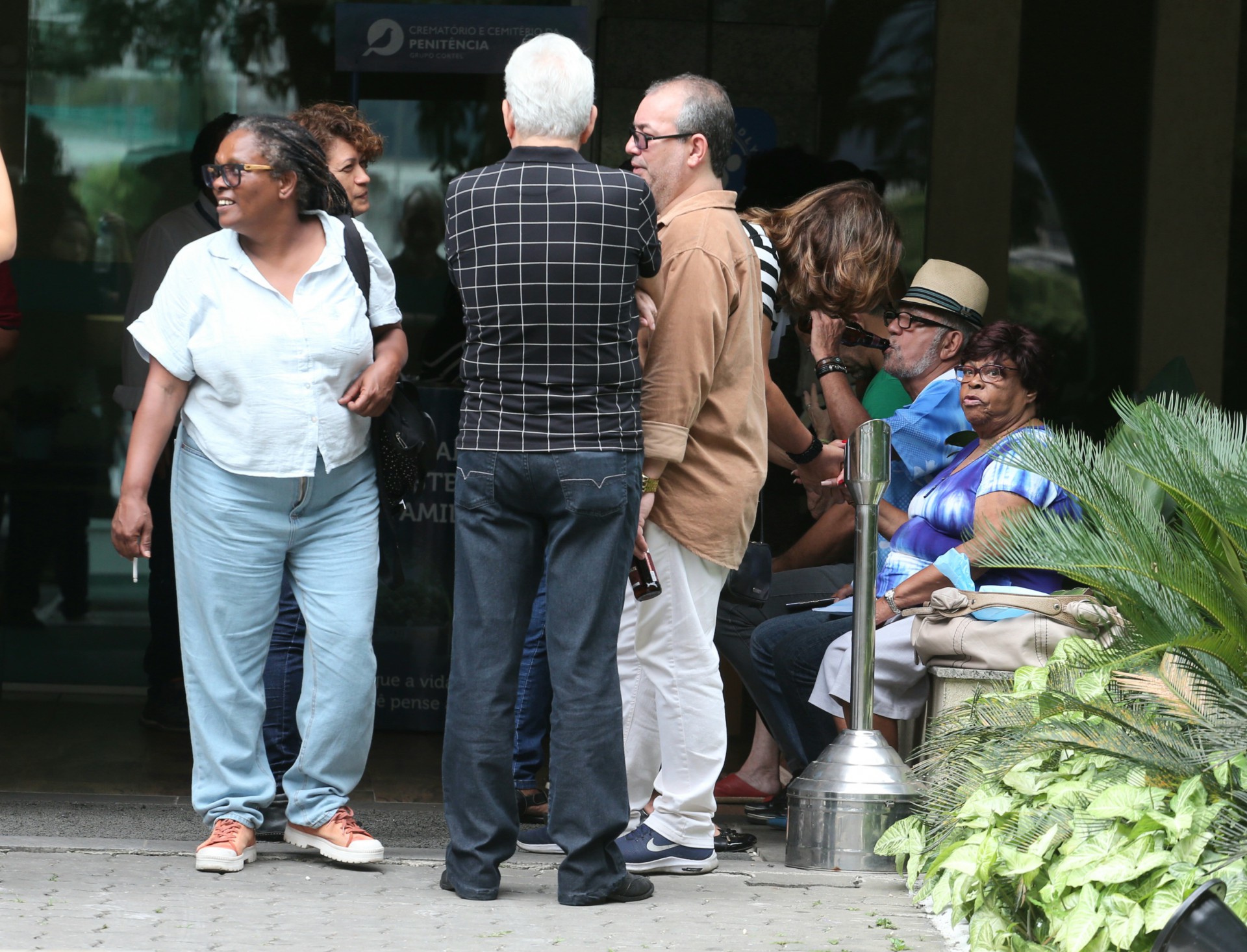 Vel&oacute;rio do compositor da portela Beto Aquino, no cemit&eacute;rio da Penitencia, no Caju. Na foto, tia Surica. - Cleber Mendes/ Ag&ecirc;ncia O Dia 