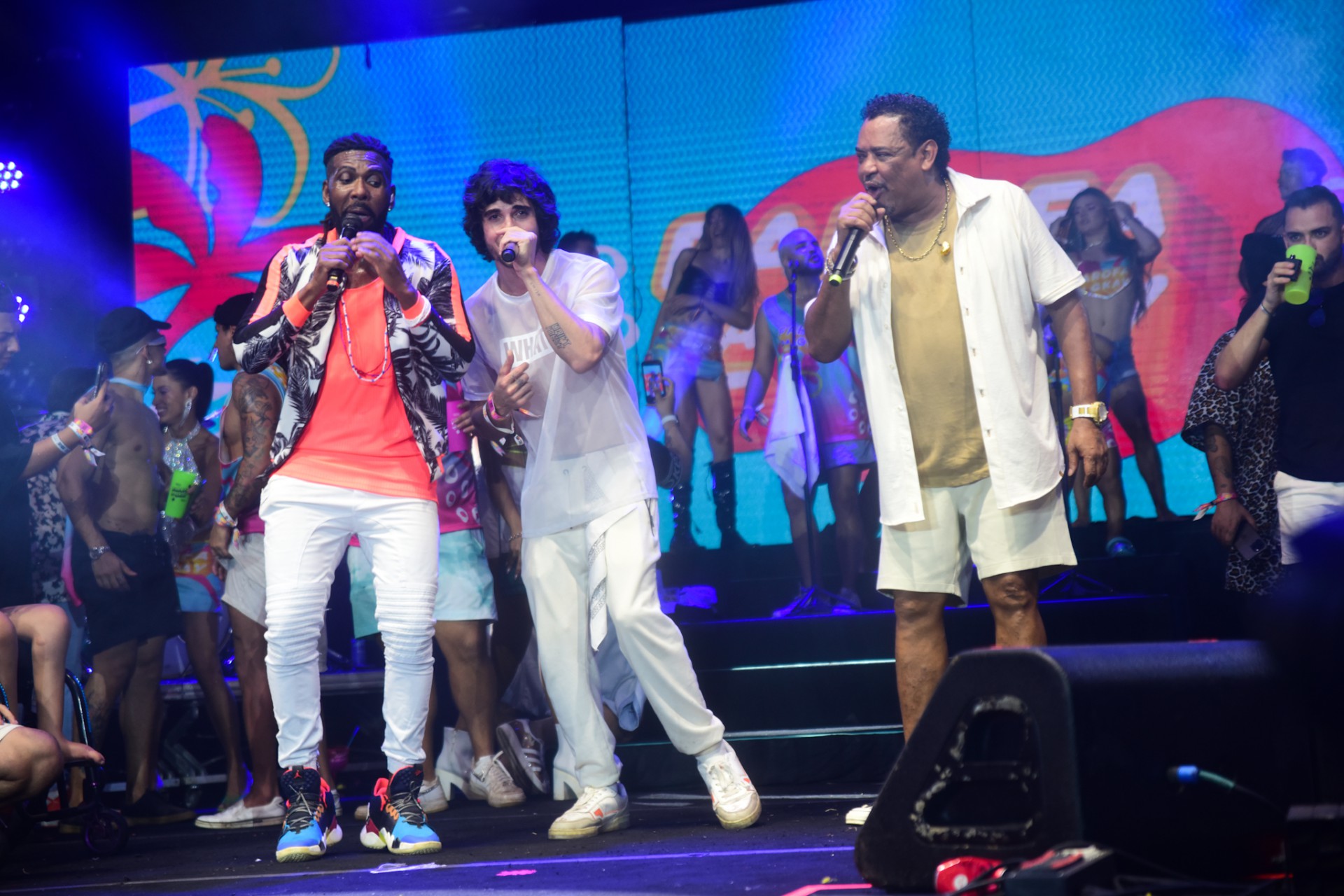 Fiuk sobe ao palco com o É o Tchan no segundo dia de Farofa da Gkay - Ag. News