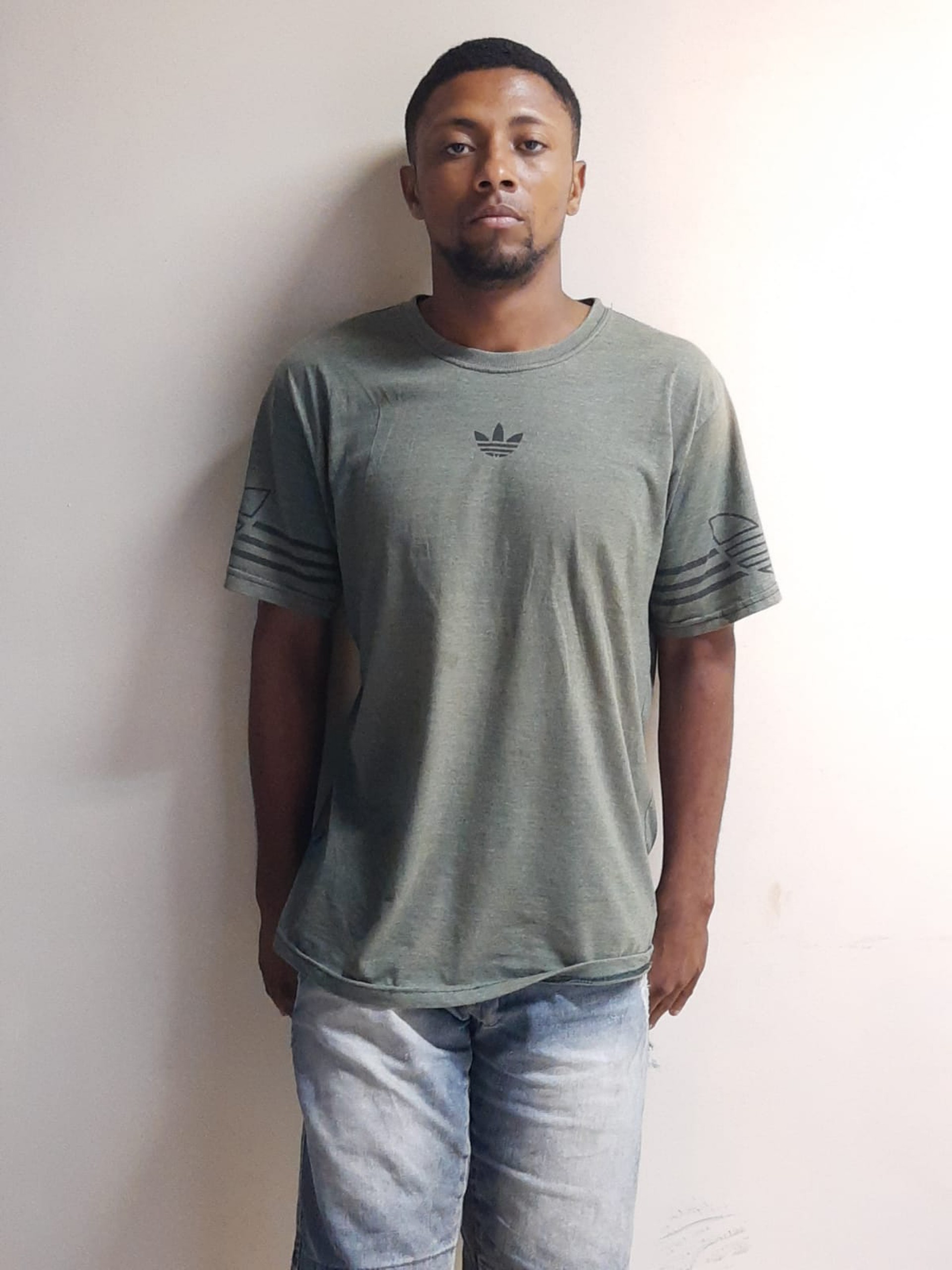 Apesar do nome de anjo, Gabriel &eacute; mais que um pecador. &Eacute; um criminoso com passagens pela pol&iacute;cia.