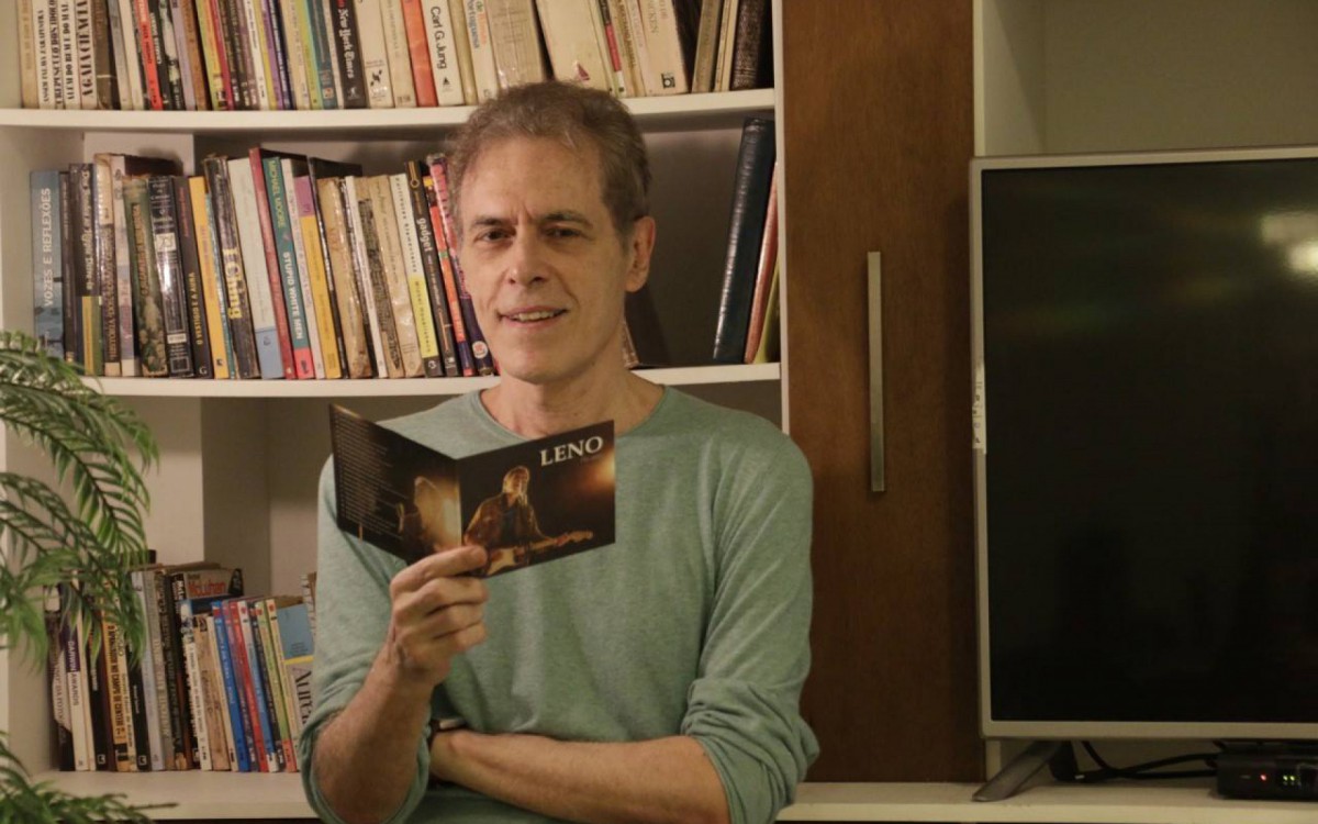 O cantor Leno Azevedo - Reprodução