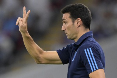 Scaloni projeta amistosos e destaca: 'A camisa da Argentina não permite que você não dê o seu melhor'