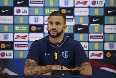 Lateral da Inglaterra pede fim de 'obsessão' com Mbappé: 'Não estamos jogando tênis'