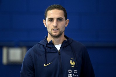 Rabiot descarta 'Mbappédepedência' na França: 'Temos outros jogadores'