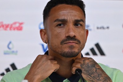 Danilo se diz à vontade na Seleção e afirma que deverá mudar de posição em breve