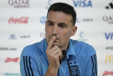 Scaloni minimiza provocação de jogadores da Argentina aos holandeses: 'Não aceito essas críticas'