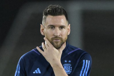 PSG alinha acordo de renovação com Lionel Messi, diz presidente