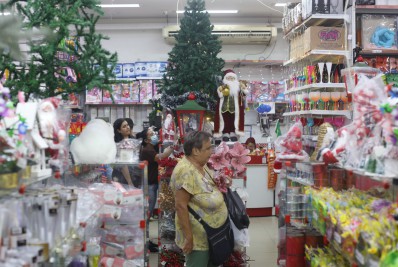 Mais de 40% dos consumidores pretender ir às compras para o Natal