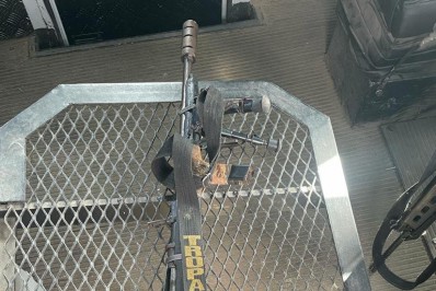 PM apreende fuzil e pistola em ação com dois criminosos mortos em Belford Roxo