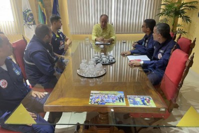 Prefeito Gilberto Esteves se reuniu com a Dimutran