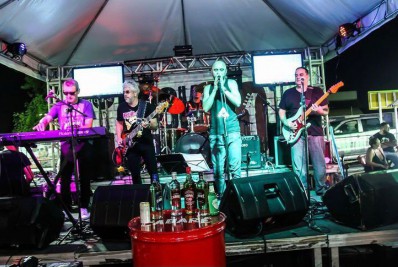 Fim de Semana: Rock 80 Festival; Espetáculo sobre raízes africanas; Natal no Shopping Nova Iguaçu