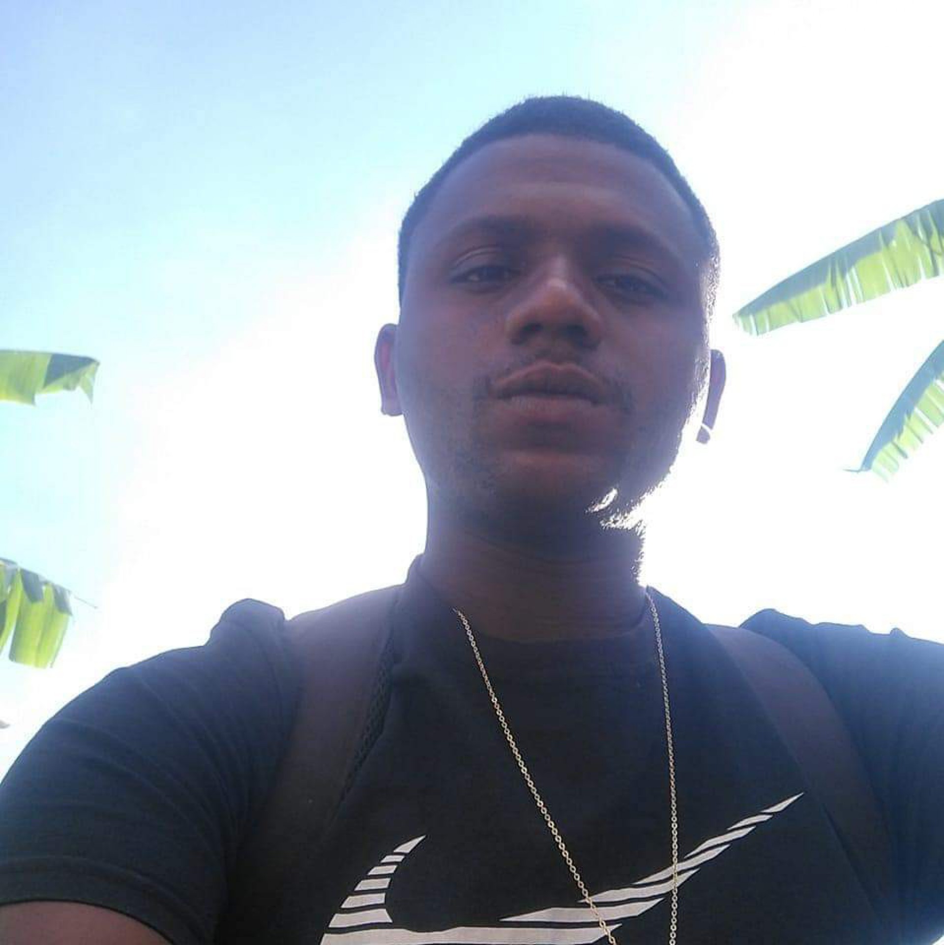 Segundo a fam&iacute;lia, Alexandro trabalhava como vendedor de balas em sinais da regi&atilde;o de Manguinhos