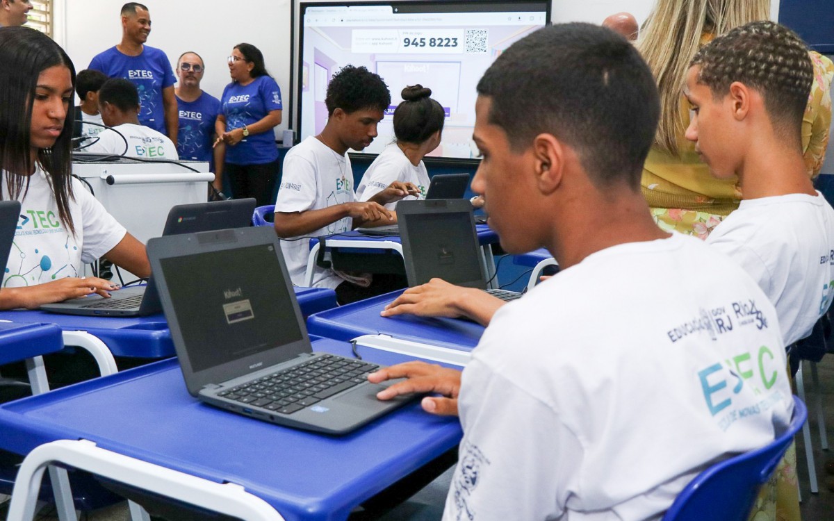 Secretaria de Estado de Educa&ccedil;&atilde;o (Seeduc) inaugurou, mais tr&ecirc;s Escolas de Novas Tecnologias e Oportunidades (E-Tecs), em Nova Igua&ccedil;u