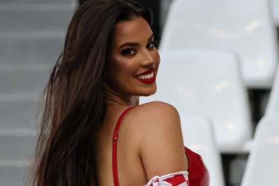 Musa da Copa marca presença na partida entre Croácia e Brasil