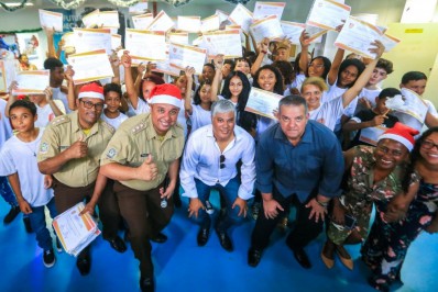 Guarda Mirim certifica 180 alunos em Belford Roxo