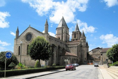 Padre italiano é suspenso por crimes sexuais contra menores no Brasil