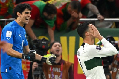 Goleiro de Marrocos dá prêmio de melhor em campo para autor do gol da classificação: 'Estou sonhando'