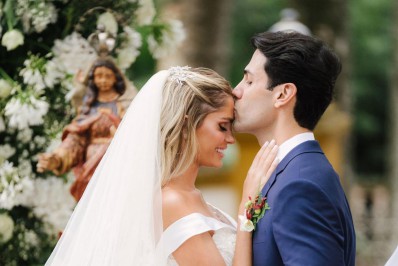 Após casamento, Bárbara Evans diz que pensa em engordar alguns quilos: 'Relaxar'