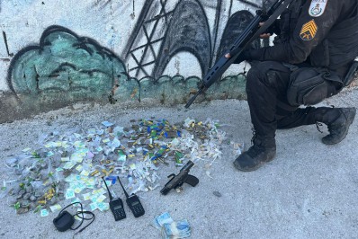 Suspeito morre após confronto com policiais em Queimados