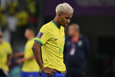 Rodrygo pede desculpas por pênalti perdido em eliminação da Seleção