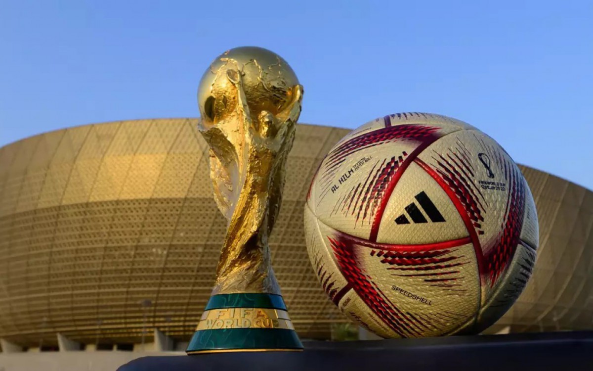 A bola Al Hilm, que significa "a travessia", em árabe, será utilizada nas semifinais e na final da Copa do Mundo - divulgação