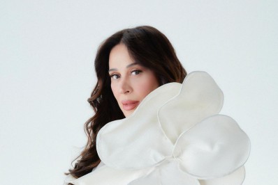 Grávida, Claudia Raia mostra detalhes de ensaio e celebra: 'Fase tão linda na minha vida'