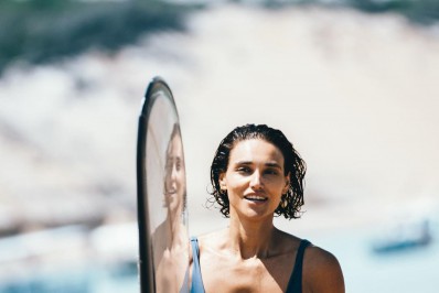 Musa! Débora Nascimento curte dia de surf no Rio Grande do Norte: 'Sempre em travessia'