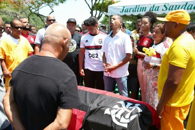 'Tirou a vida do meu filho cruelmente. Só quero justiça', desabafa mãe de mecânico morto com barra de ferro