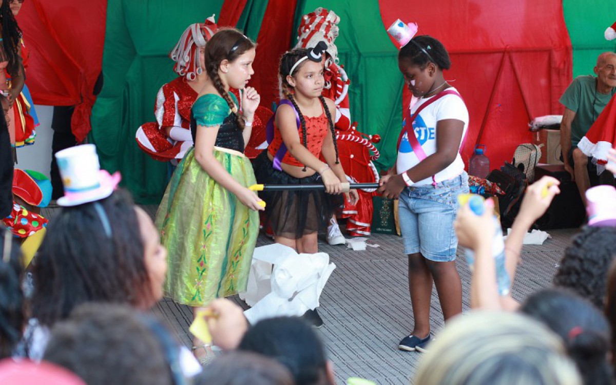 Festa reuniu pessoas de todas as idades