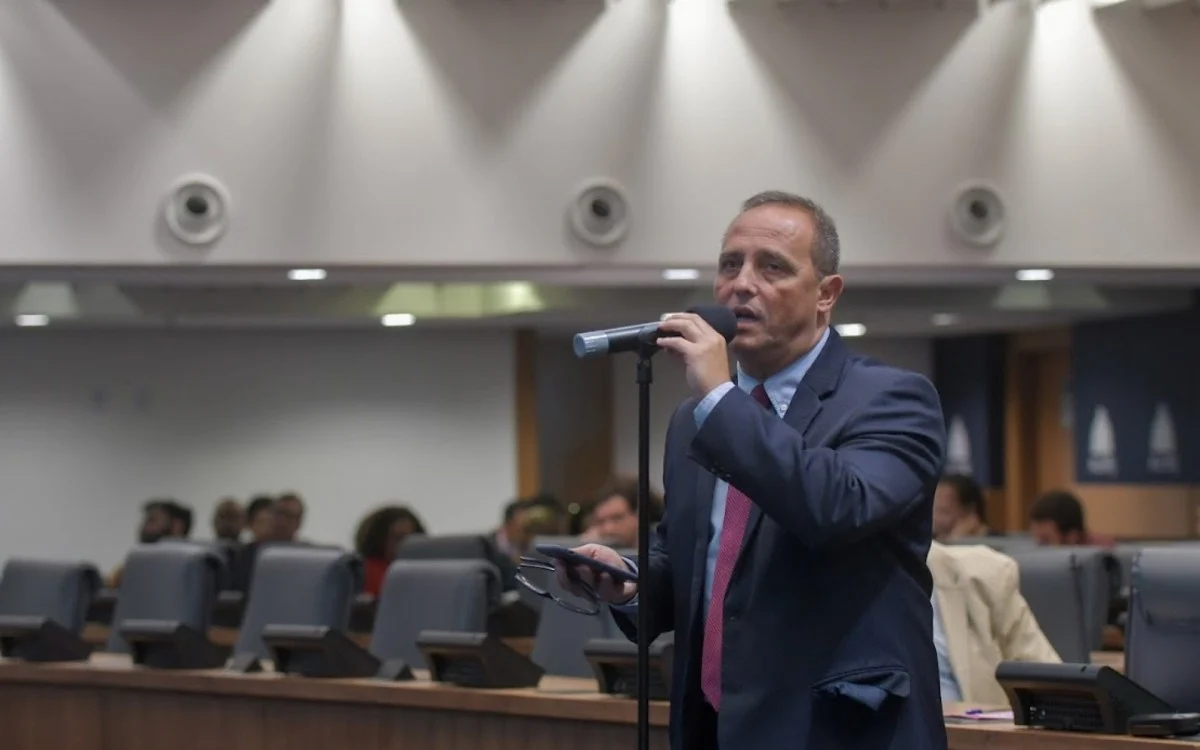 O deputado Waldeck Carneiro defende o apoio e a luta antimanicomial e a reforma psiquiátrica.
