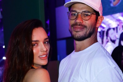 Rafa Kalimann e José Loreto curtem show de Jorge e Mateus no Rio 