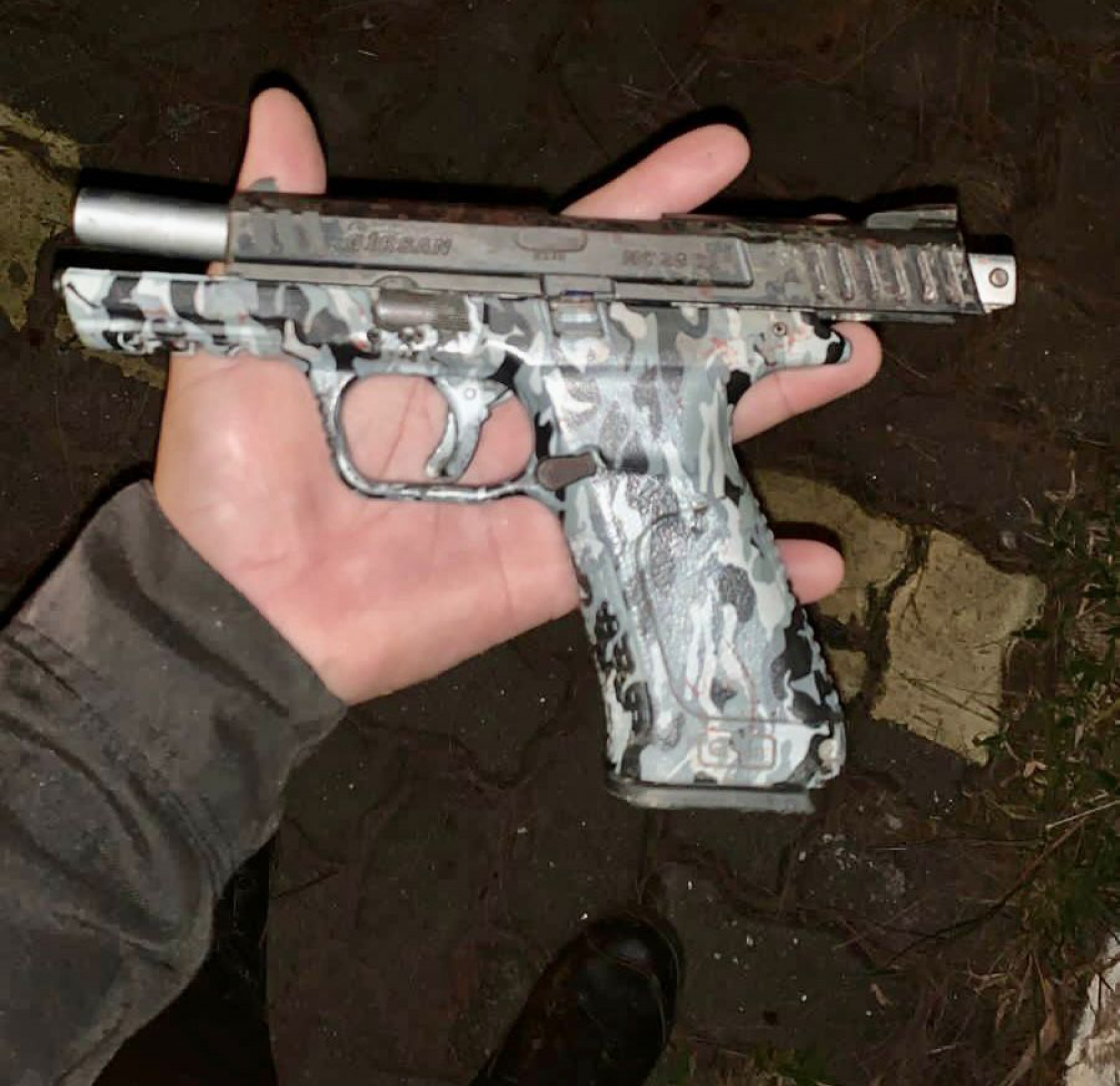 Homem morre ap&oacute;s troca de tiros com a Pol&iacute;cia em Araruama - Divulga&ccedil;&atilde;o da PM