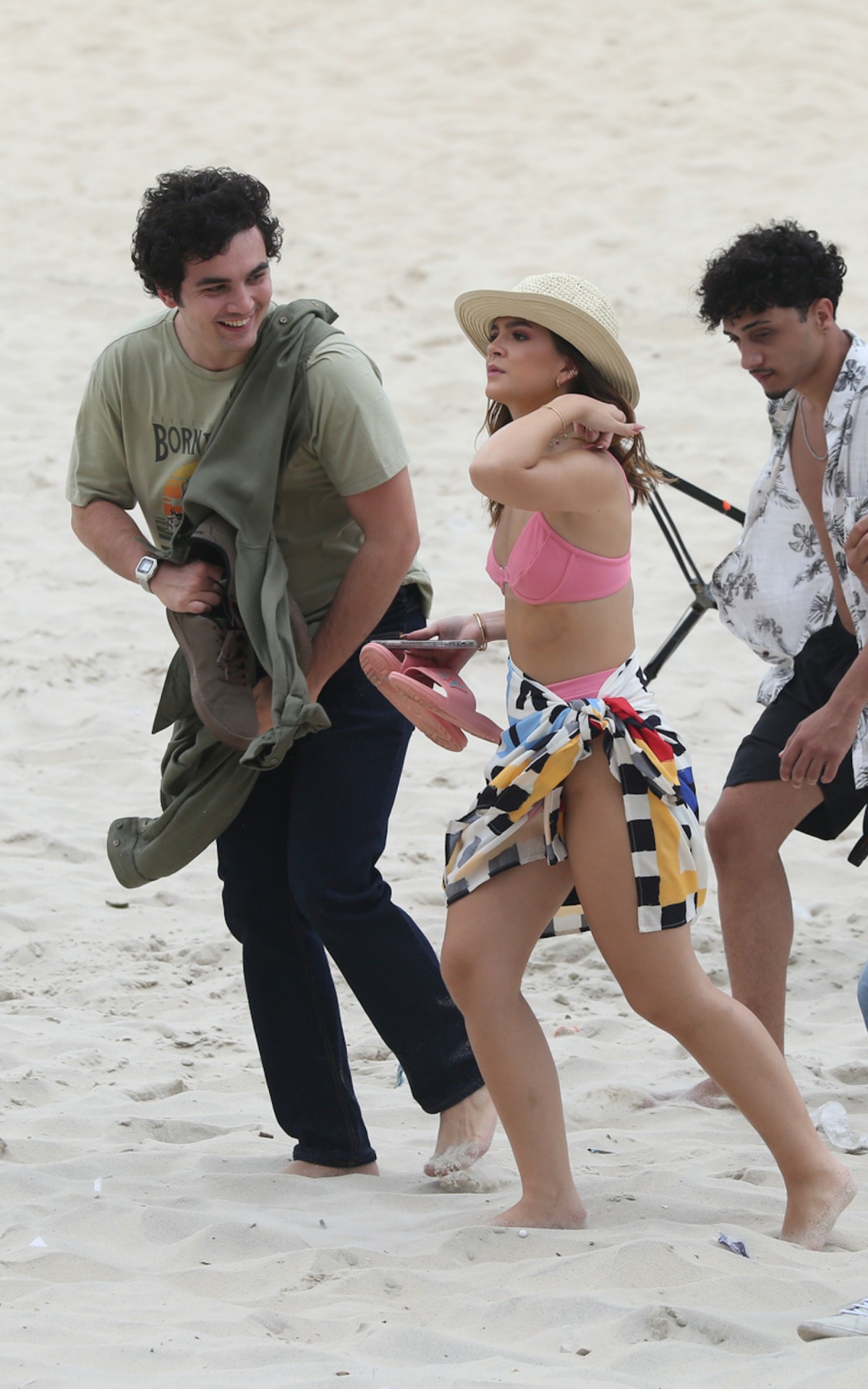 Mel Maia grava cenas de novela em S&atilde;o Conrado