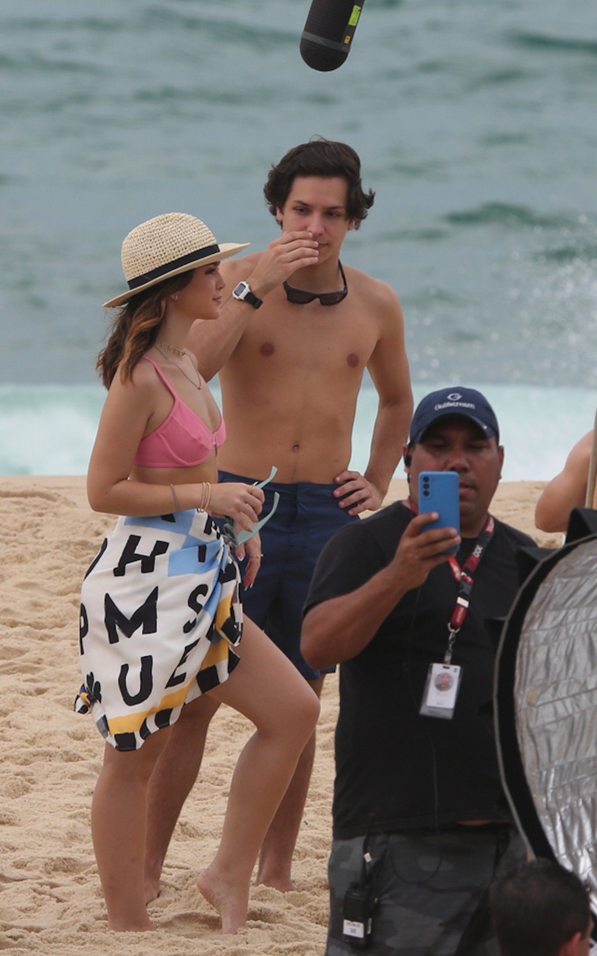 Mel Maia grava cenas de novela em S&atilde;o Conrado