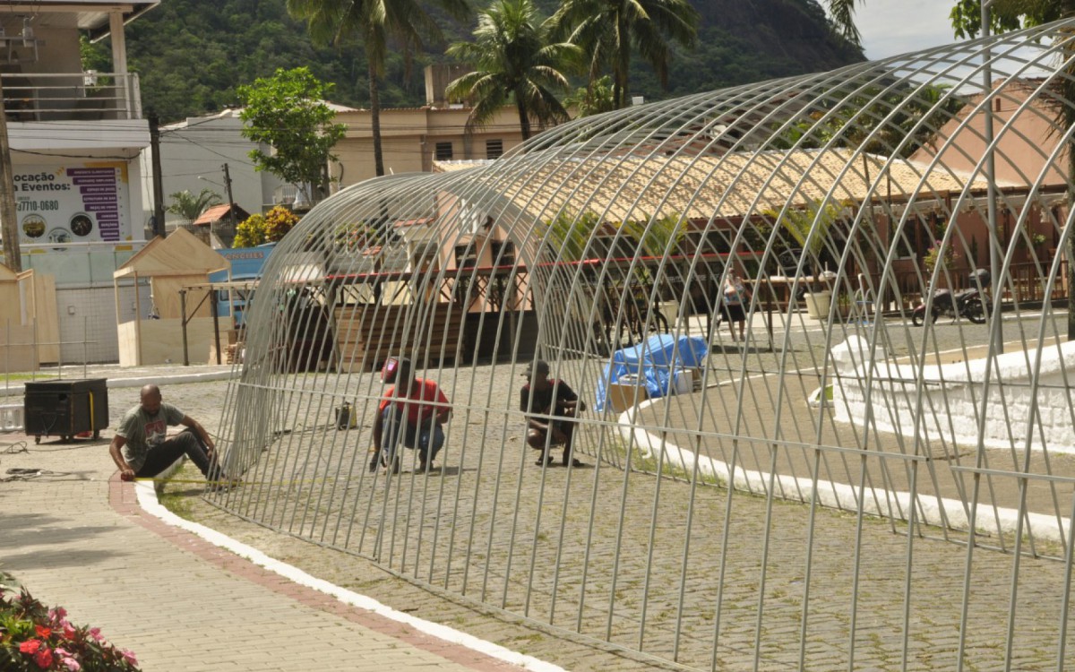 Mag&eacute; inaugura decora&ccedil;&atilde;o natalina - Gilson Jr/Divulga&ccedil;&atilde;o