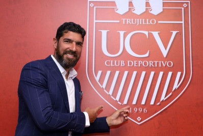 Loco Abreu é apresentado como técnico de clube peruano e pode enfrentar o Botafogo em 2023; entenda