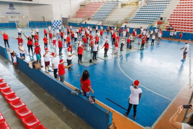 Teresópolis Terra de Luz 2022: Aulão de alongamento ‘especial de Natal’ é promovido no Ginásio Pedrão